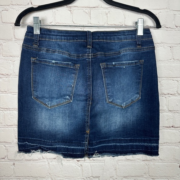 KanCan dark wash distressed raw hem stretch denim jean skirt, sz 27 - Picture 3 of 5